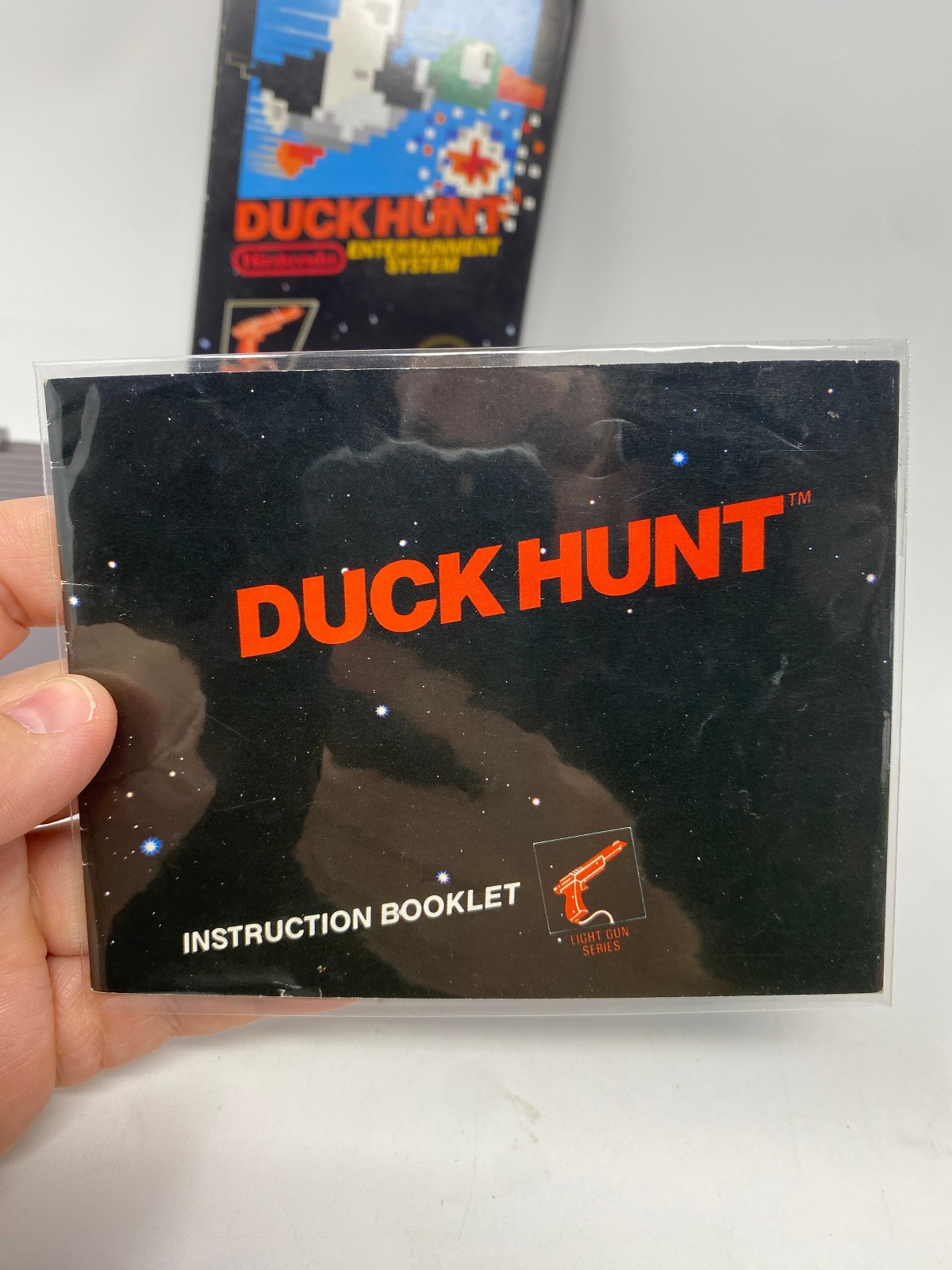 Duck Hunt Nintendo NES, 1985 5-Screw Unpunched Hangtab Complete CIB BLACK BOX