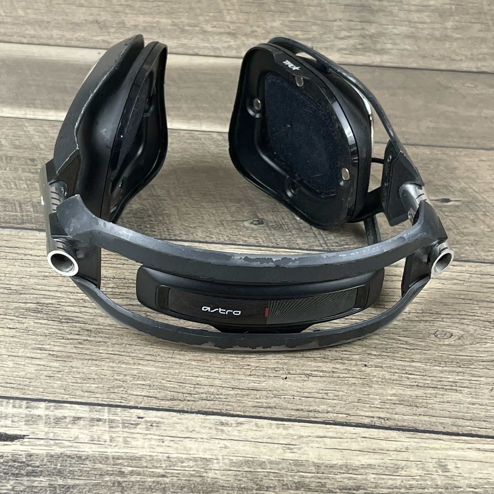 Astro A40 Black Wireless Ear-Cup (Over the Ear) Gaming Headset Untested