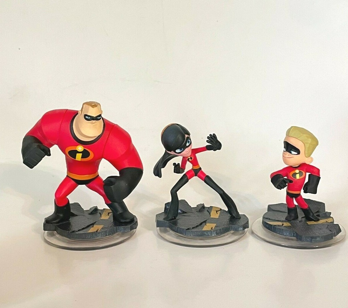 Lot of Disney Infinity Characters and Power Discs: Incredibles, Monsters Inc, &