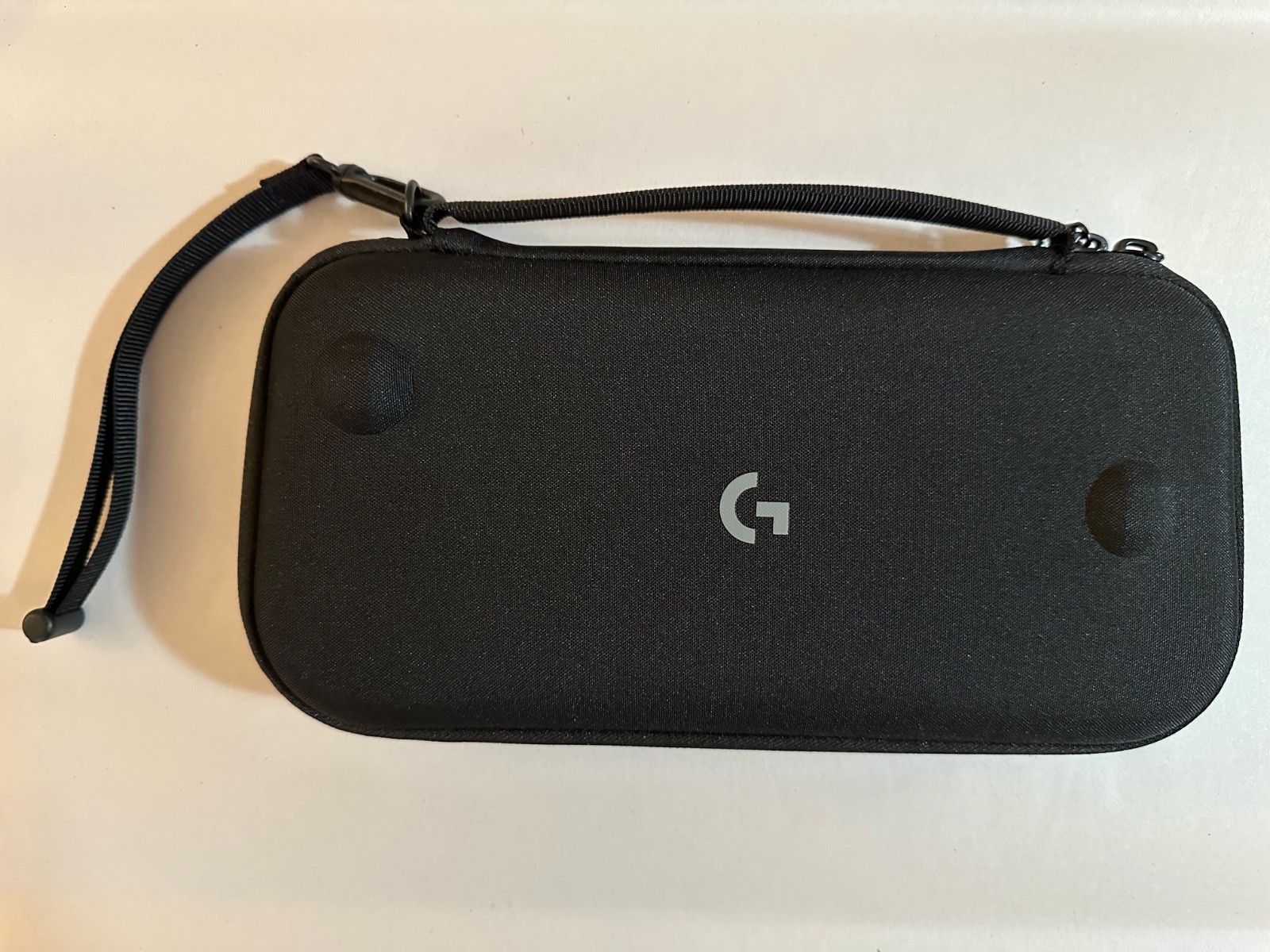 Logitech G Cloud White 64GB Gaming Handheld – Mint Condition w/ Case & Charger