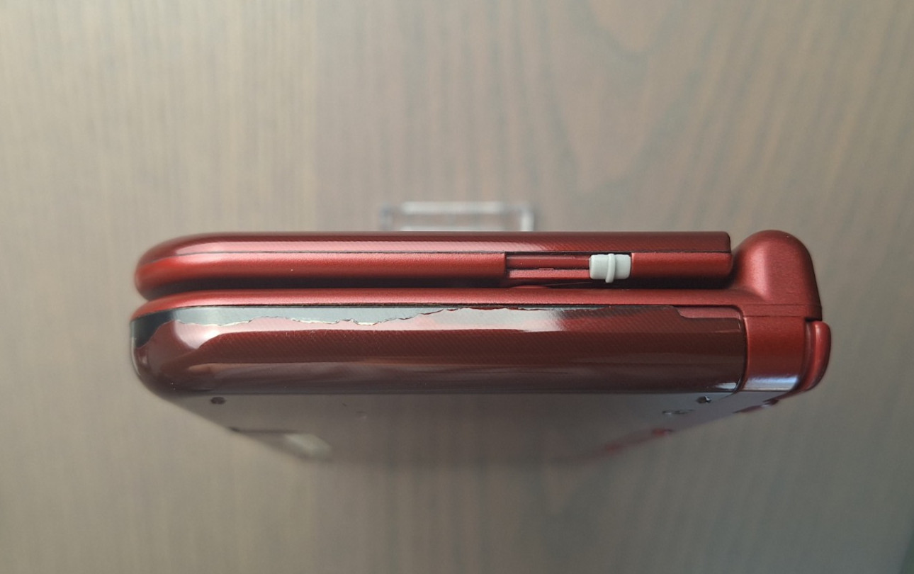 New Nintendo 3DS XL Metallic Red Charger + 32GB SD Card | Region Free