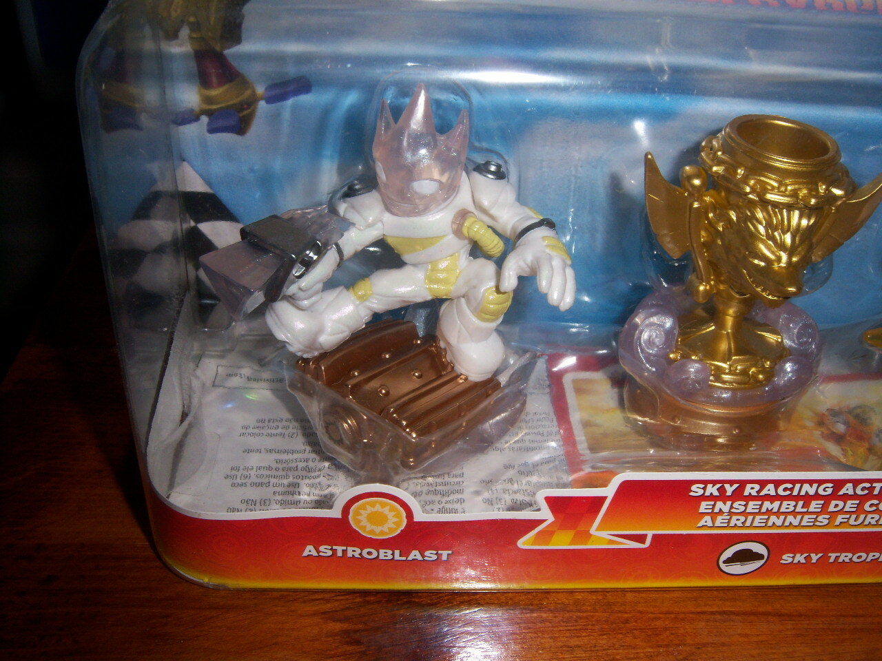 Skylanders Superchargers SKY RACING ACTION PACK Astroblast Sun Runner Trophy NOS