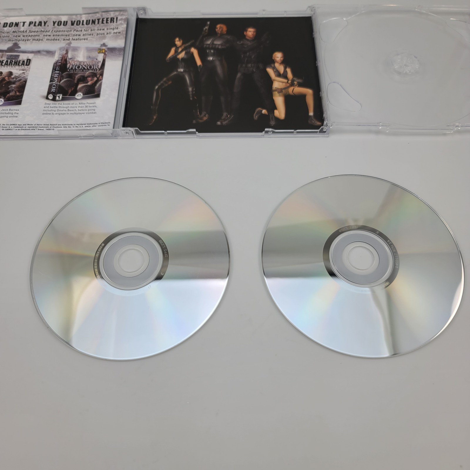 007 Nightfire PC CD-ROM Game James Bond EA Games MGM Interactive Complete 2002