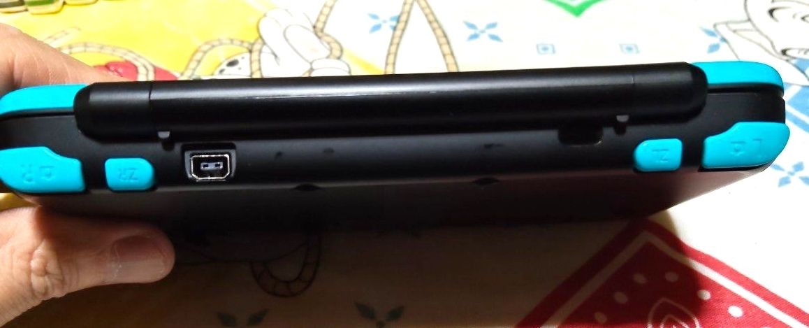 Lot 20 Games New Nintendo 2DS LL Turquoise x Black Used Japan F/S