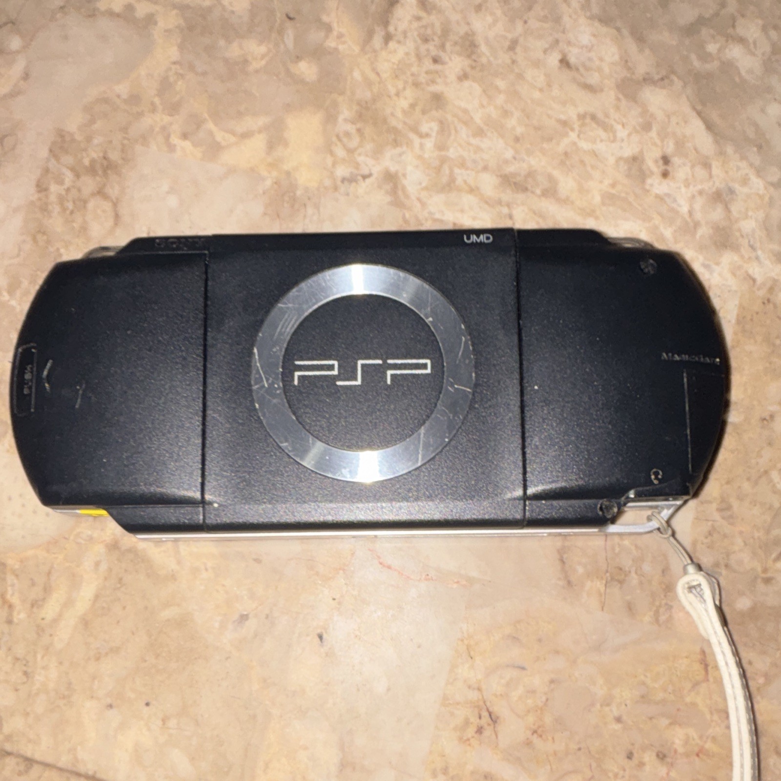 Sony PSP-1001 Black Handheld System, NO CHARGER, 32MB Memory Stick Duo WORKING!