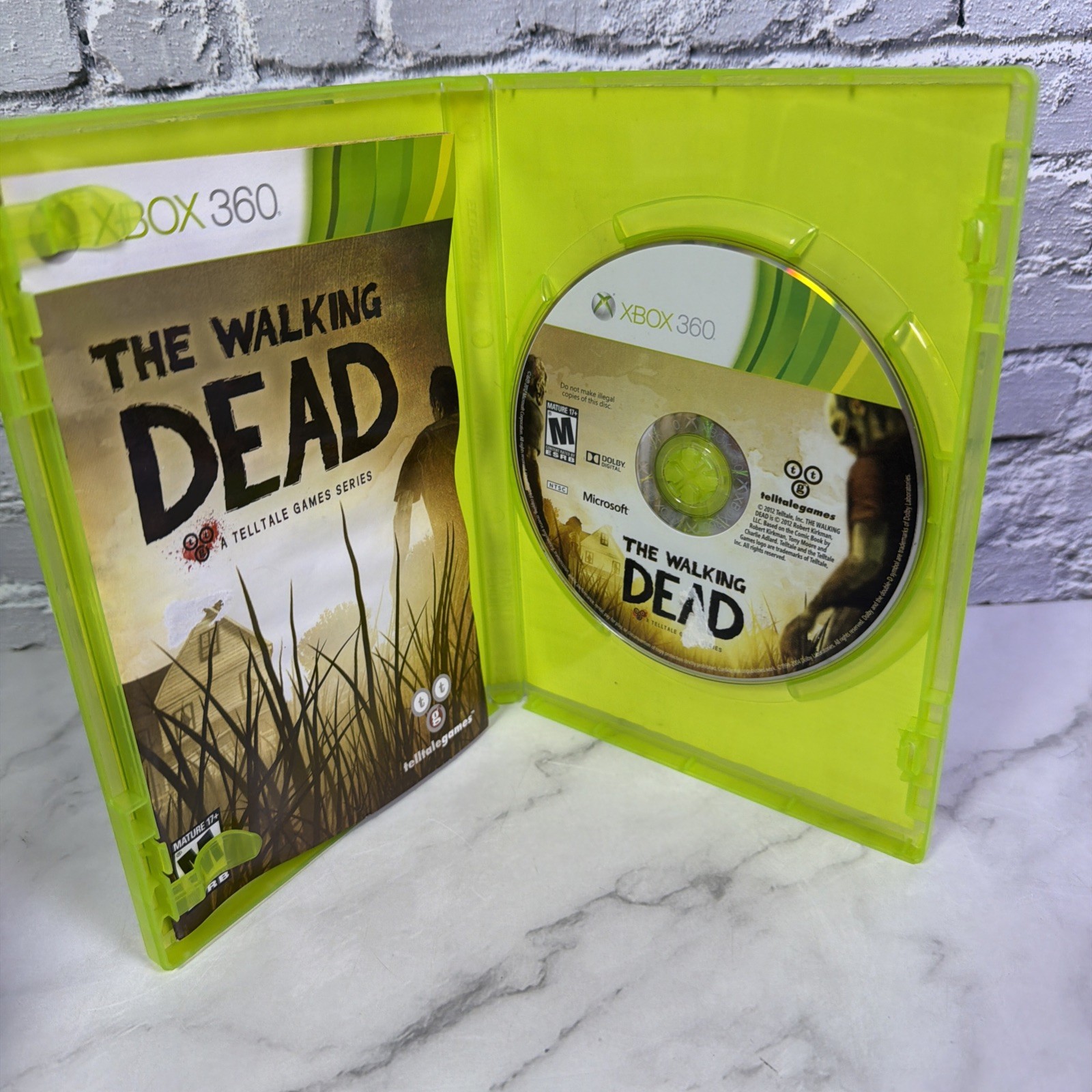 The Walking Dead: A Telltale Games Series (Microsoft Xbox 360, 2012) CIB Tested