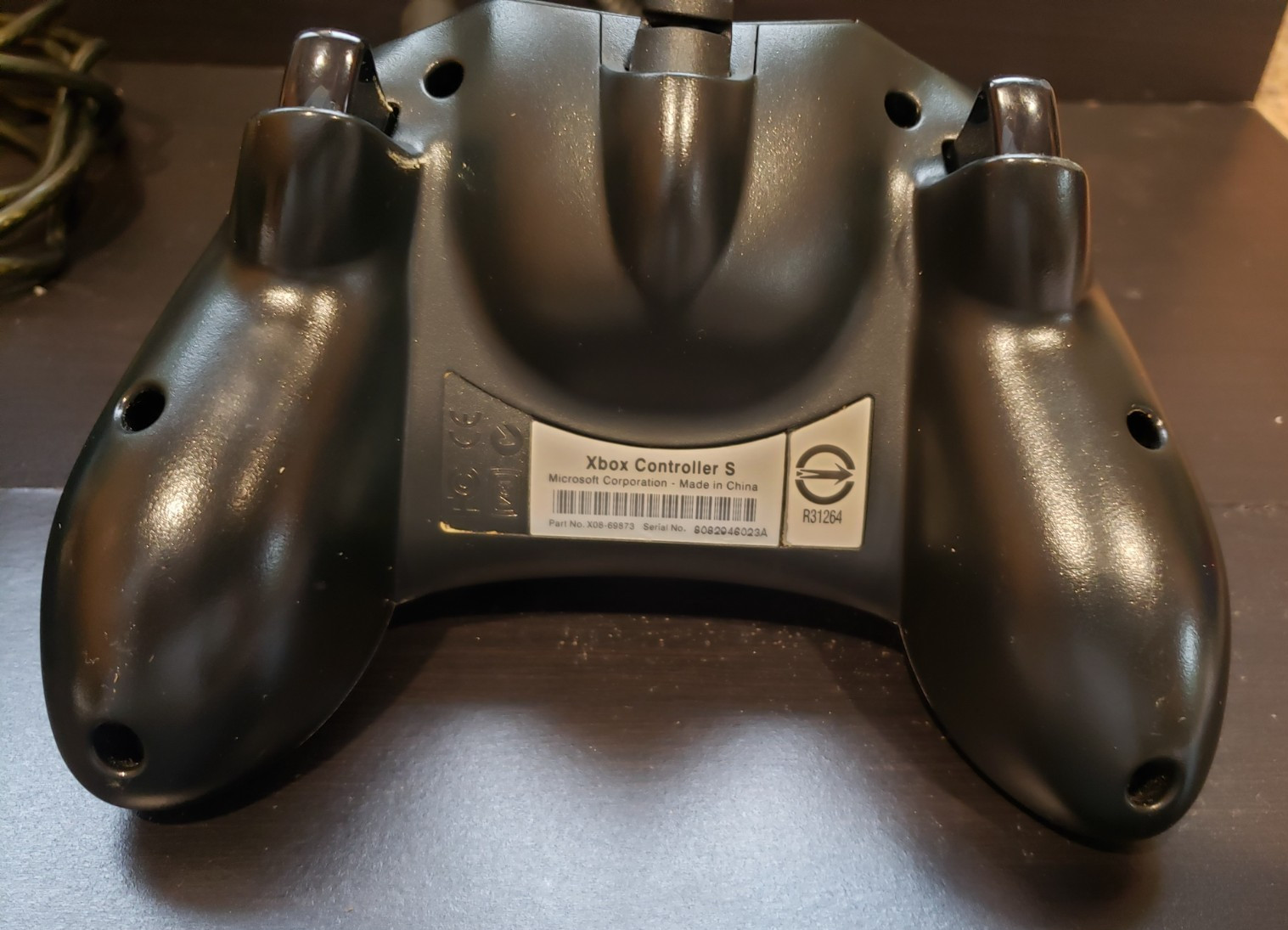 2 Xbox Microsoft Corded Controllers – S Type – Breakaway 9 ft. cords – X08-69873