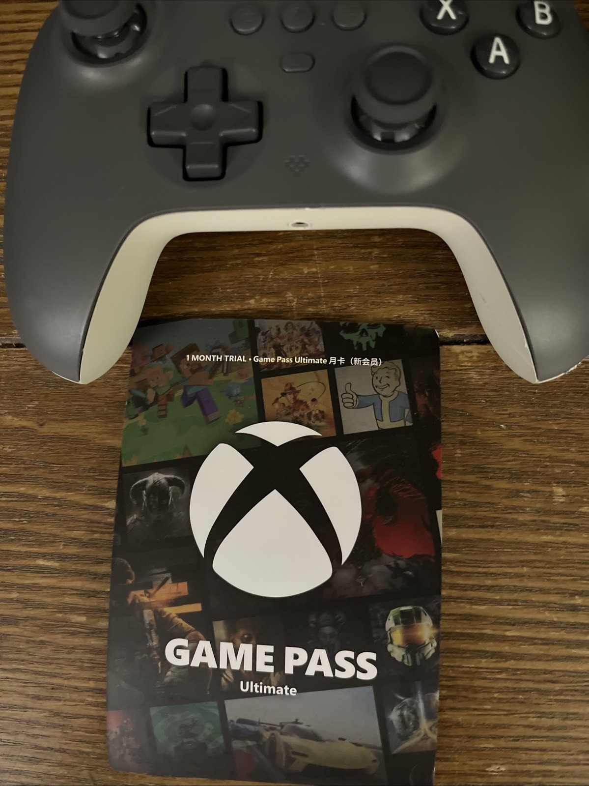 1 Month Xbox Game Pass Ultimate with FREE controller AS-IS