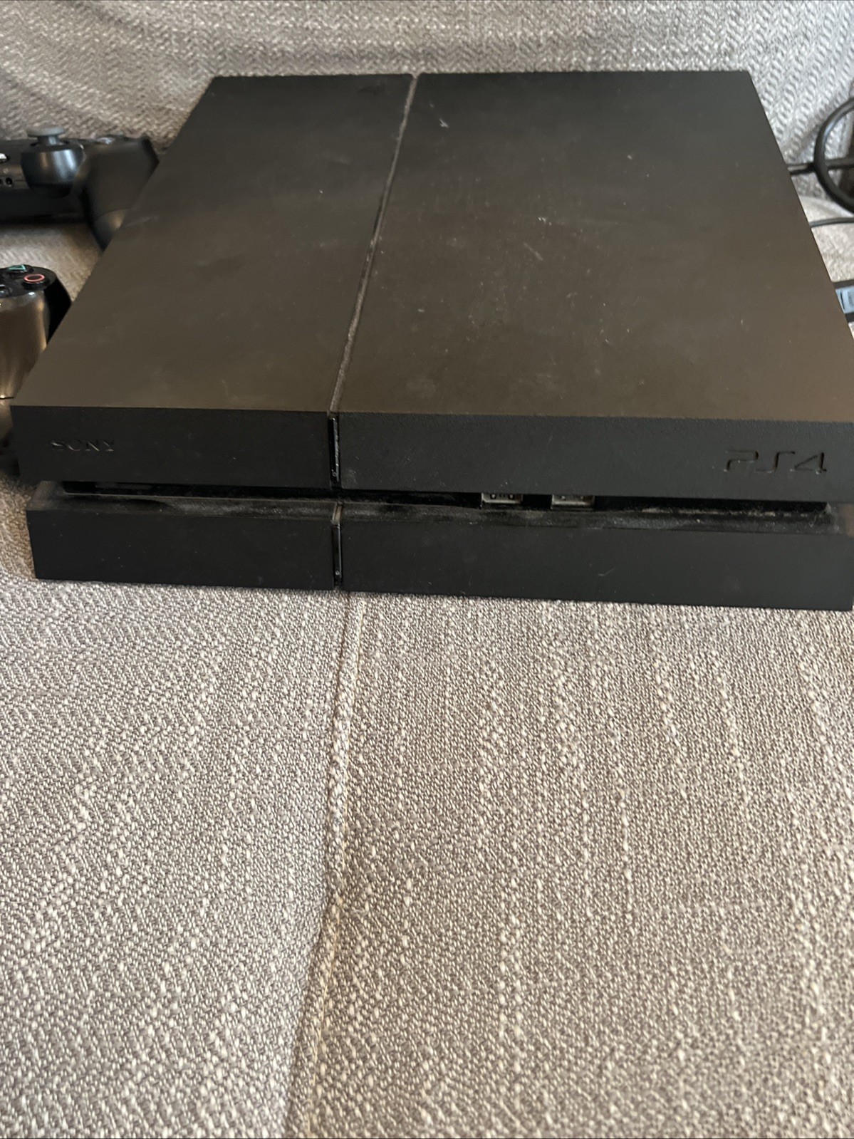 Sony PlayStation 4 PS4 500GB Black Console with Two controllers HDMI Power Cord