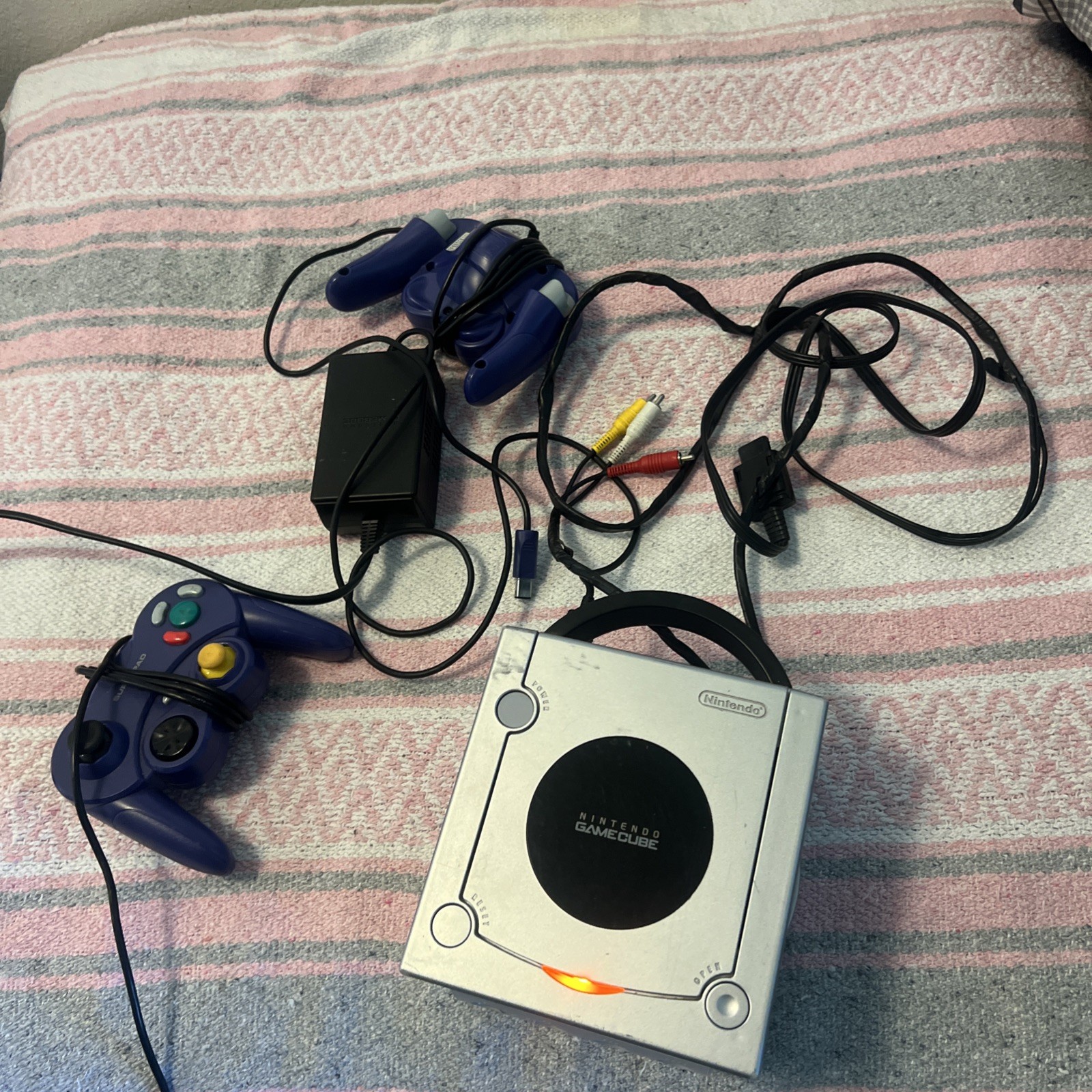 Gamecube Silver Console w/ 2 Controllers, Memory Card & Gameboy Advance Adapter