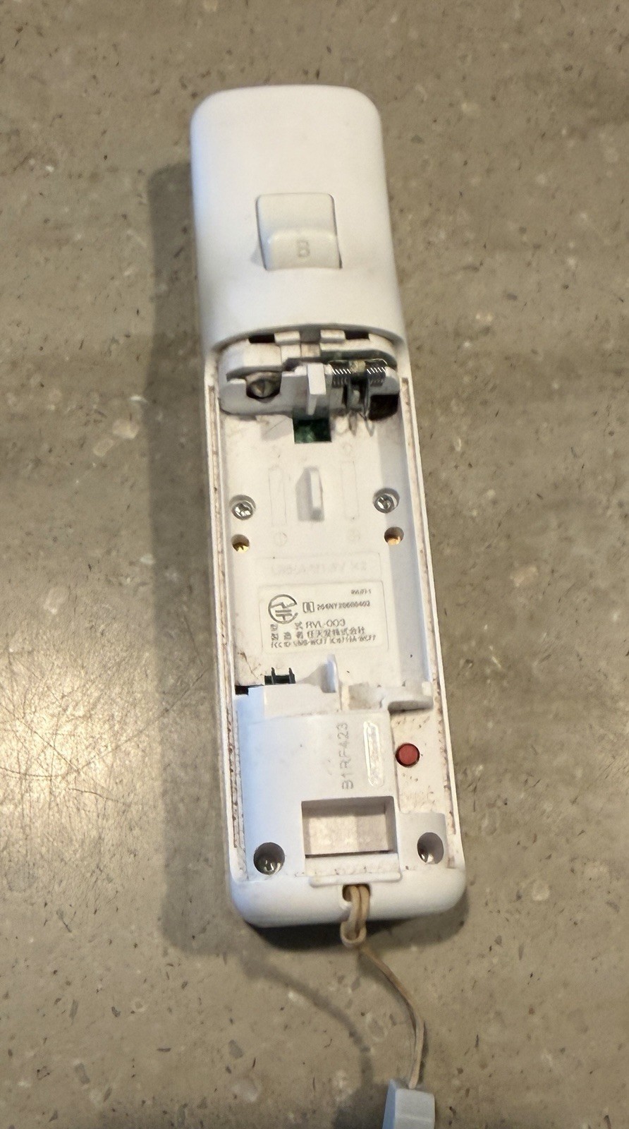 Original Nintendo Wii Bundle- Consol, Wii Sports, Game Party 2, And Controllers.