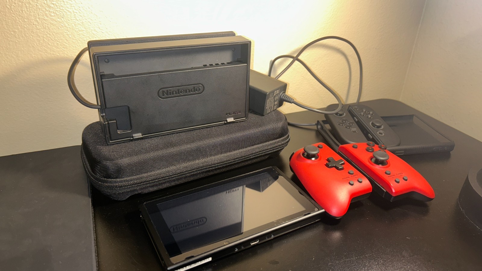 Adult Owned Switch V2 Console HAC-001(-01) Bundle + HORI Split Pad Pro