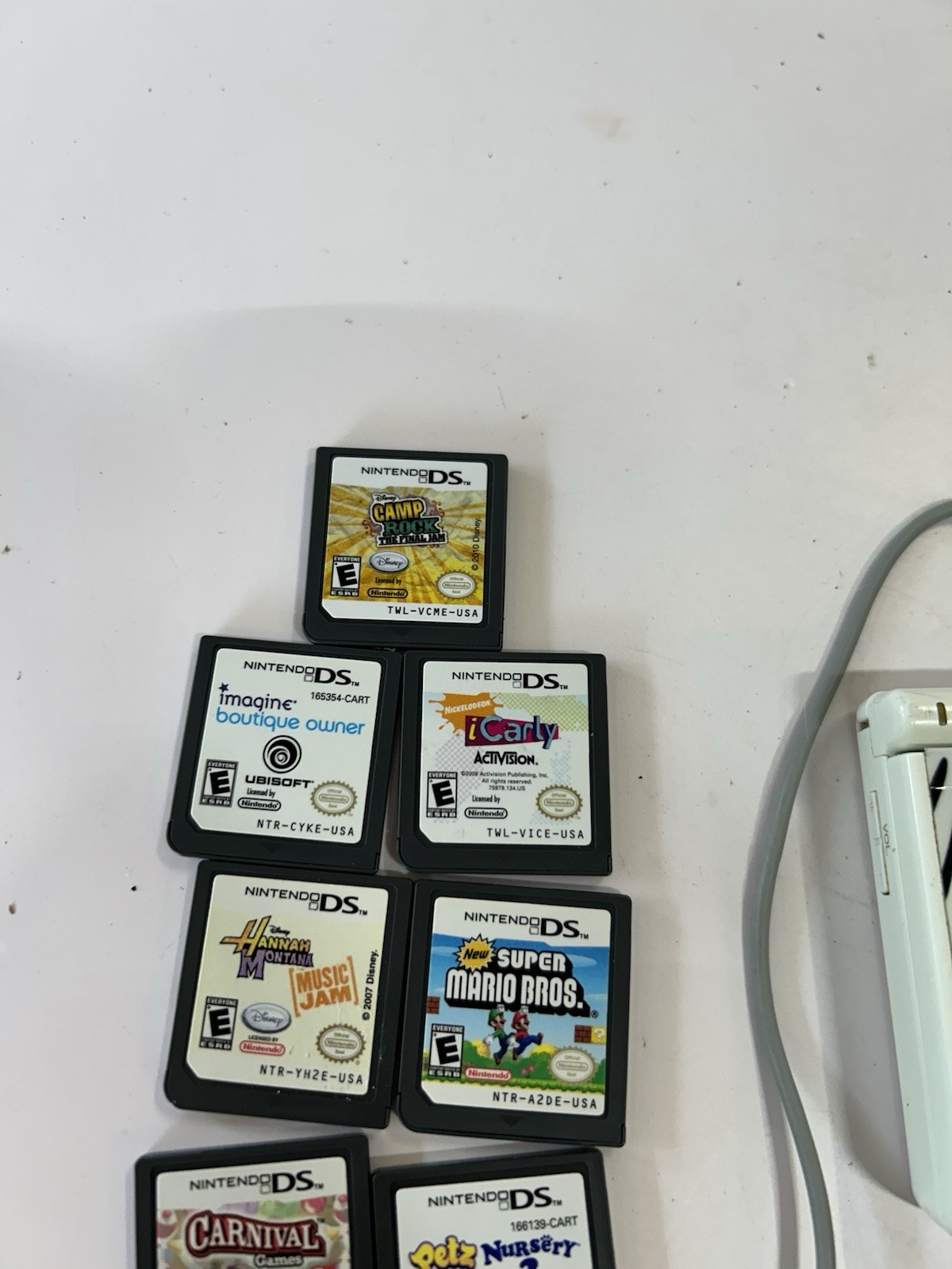 Nintendo DSi White With Print Cover Handheld System with 7 Games