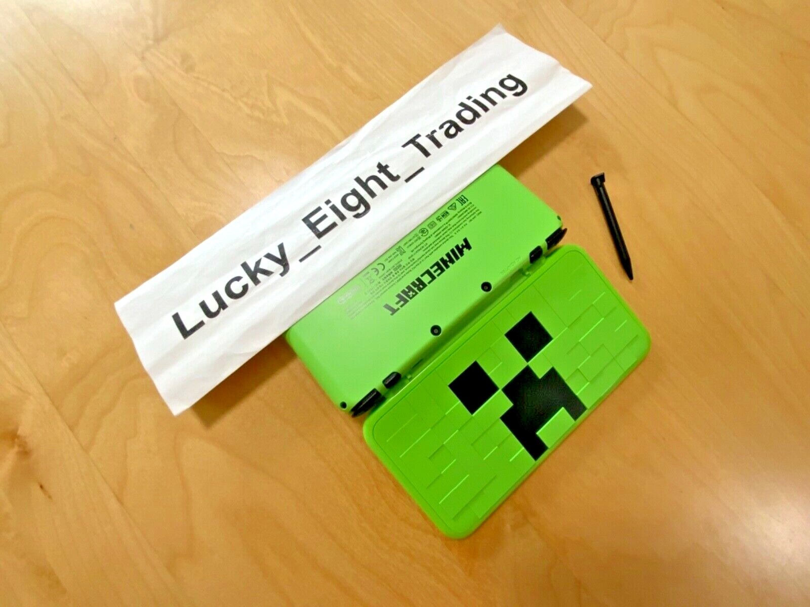 New Nintendo 2DS XL LL Minecraft Creeper Edition Console Charger Box [BOX]