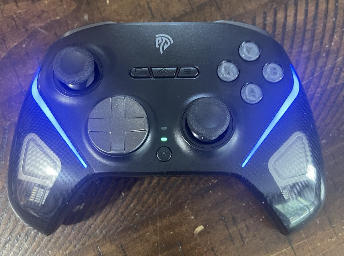 EasySMX D10 Multiplatform Gaming Controller PC/Switch/Android/iOS – Black