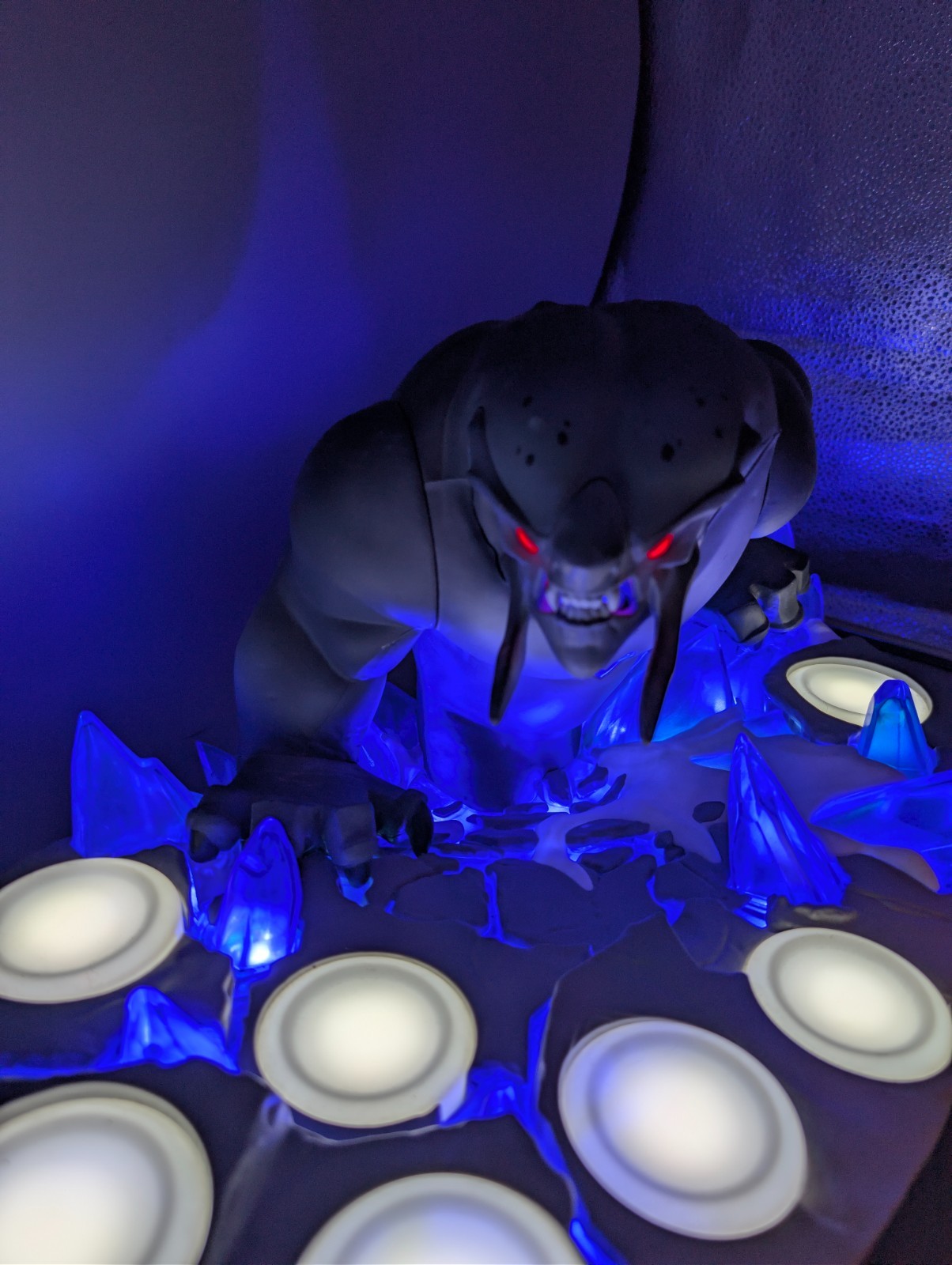 Disney Infinity 2.0 Collectors Marvel Frost Giant Beast Base Display Stand
