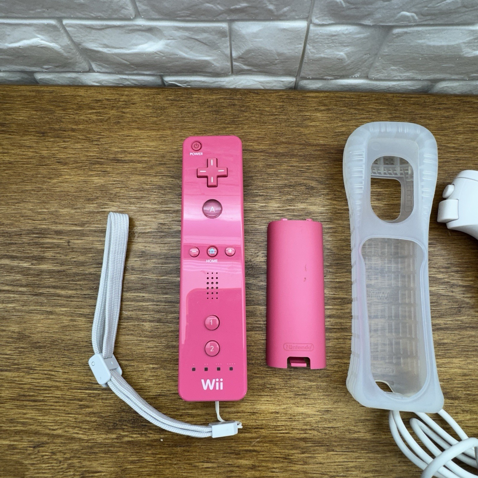 Official Pink Nintendo Wii Remote Wiimote Controller RVL-003 & Nunchuk RVL-004