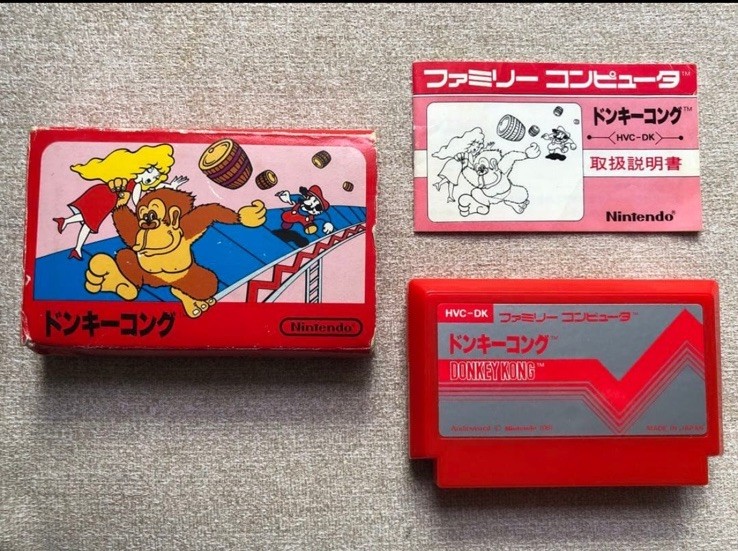 Nintendo Famicom Donkey Kong Japanese Version Cartridge package& Manuel