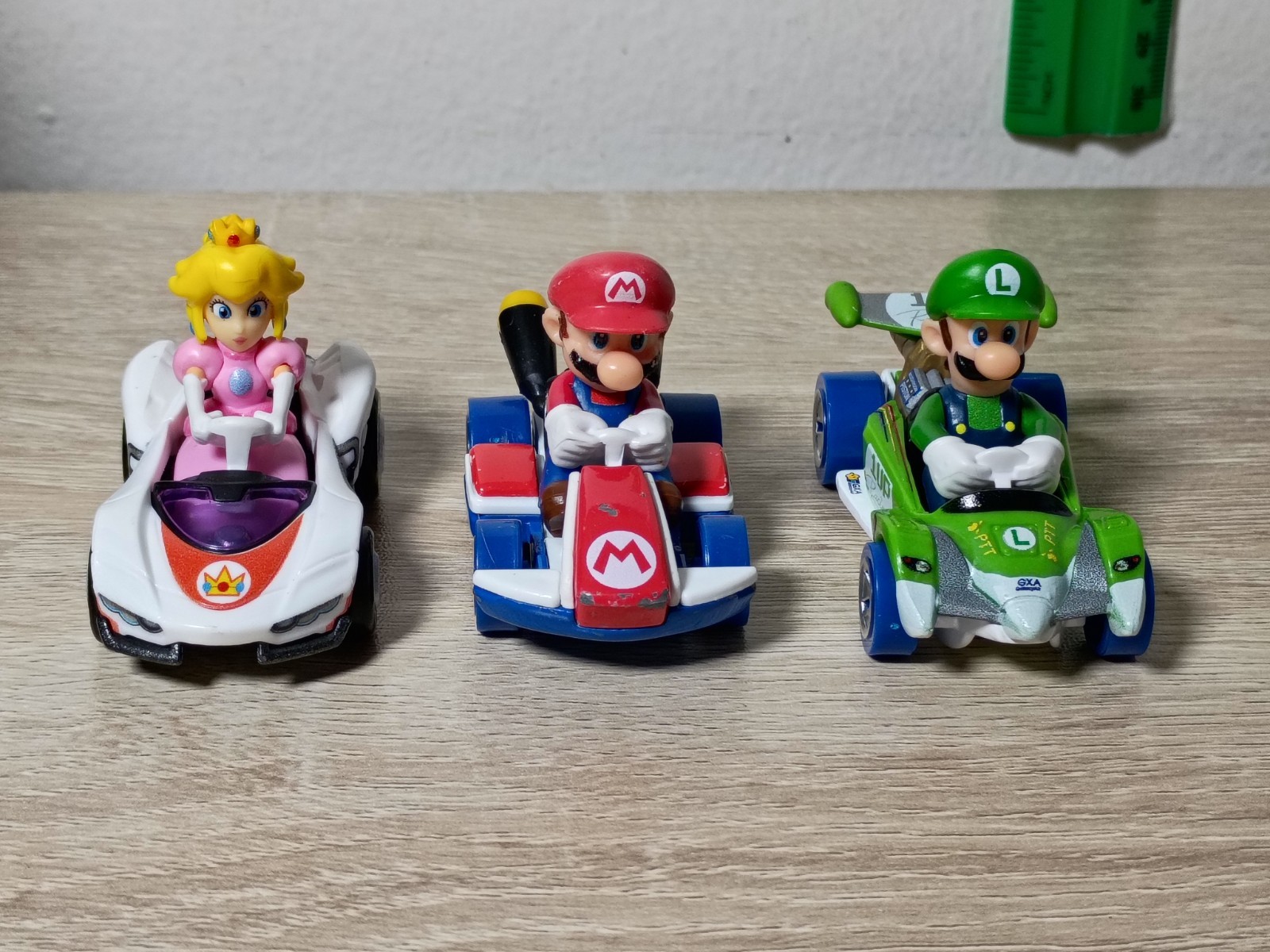 12-PK KING BOO Super Mario Kart Hot Wheels Wario Yoshi Shy Guy Peach Luigi