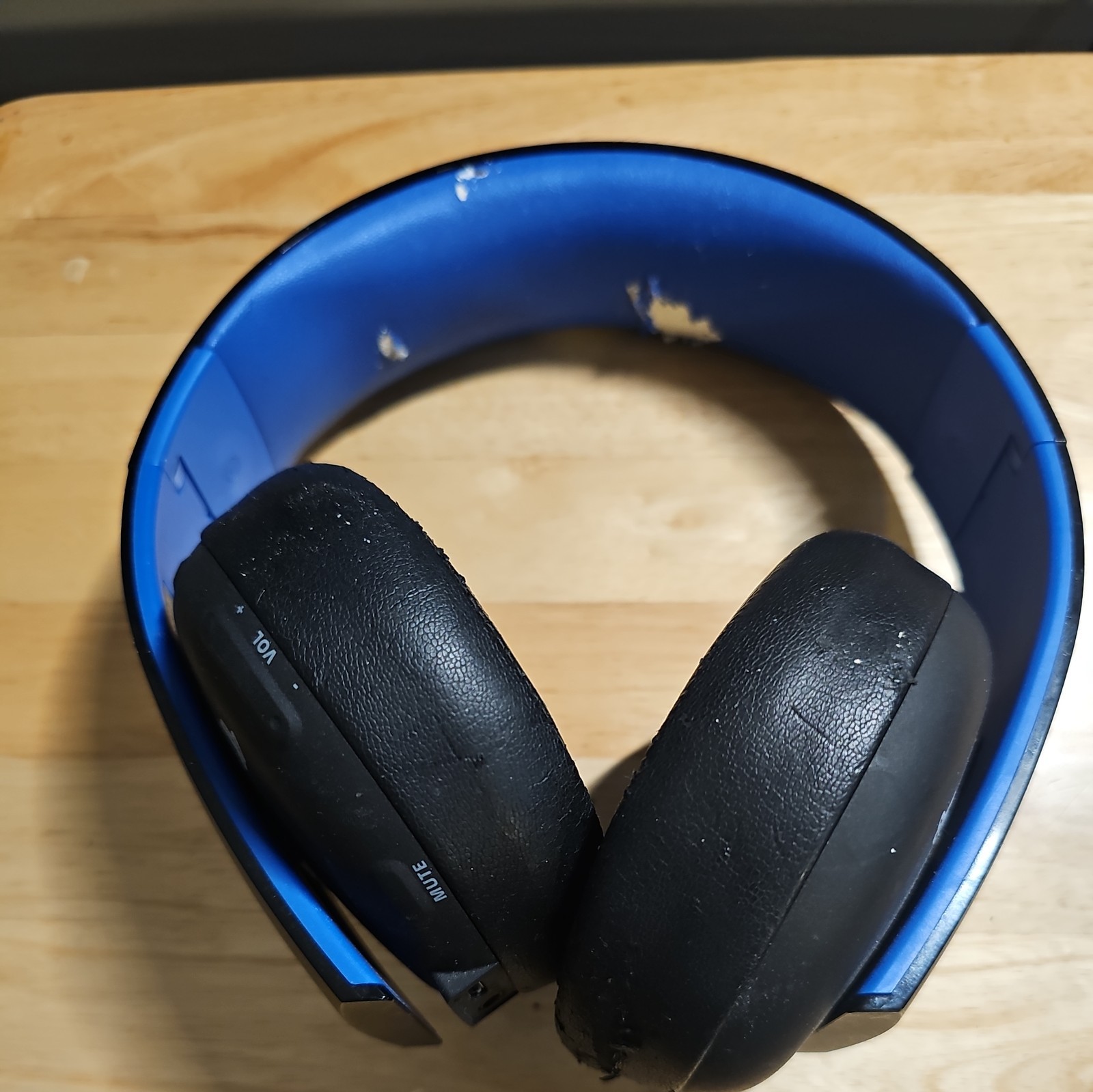 Sony PULSE 3D Ear-Cup (Over the Ear) Wireless Headphone – Black, Used