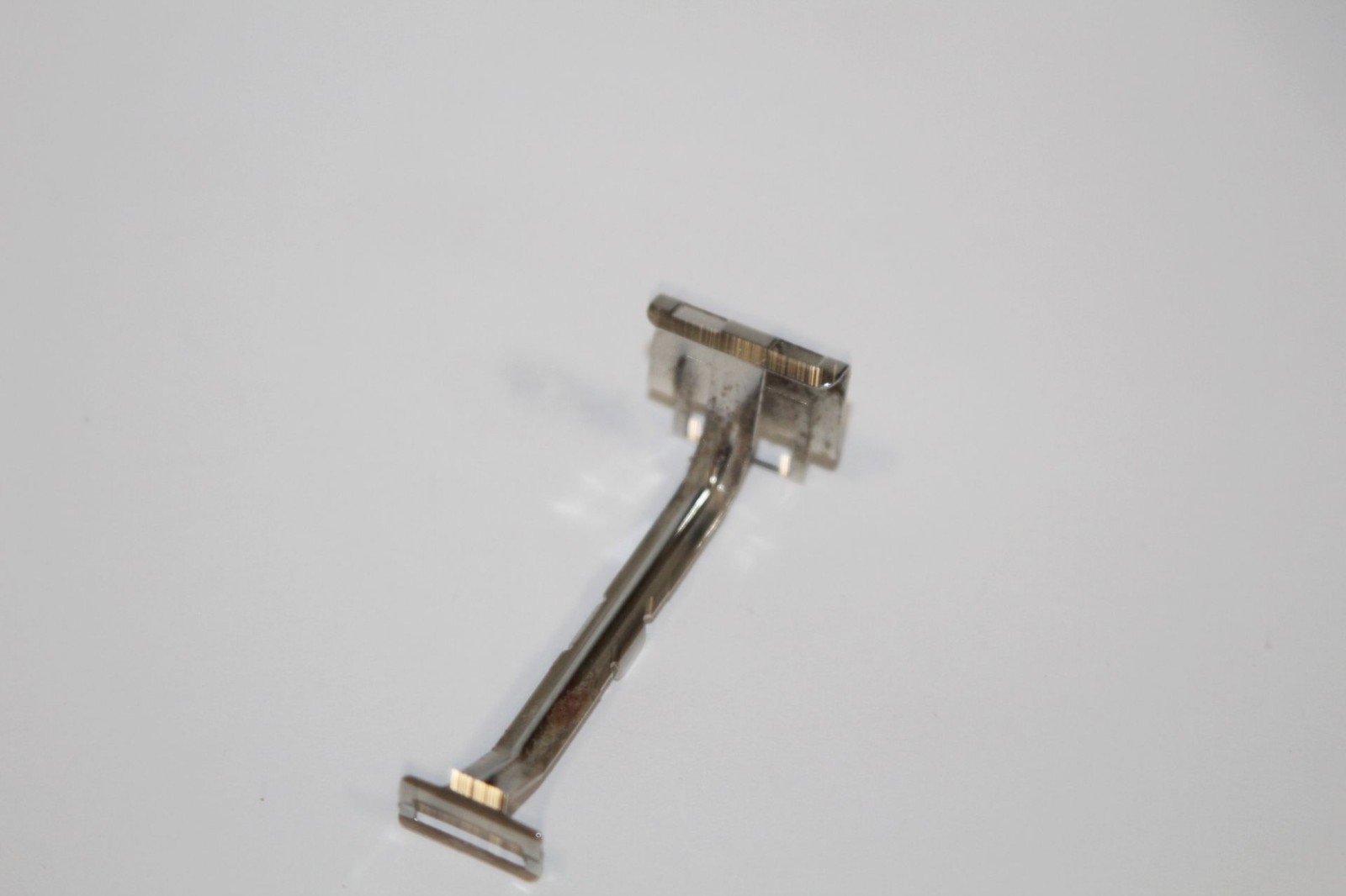 Original Microsoft Xbox Console Part – OEM GPU Heatsink Retainer Bracket Clip