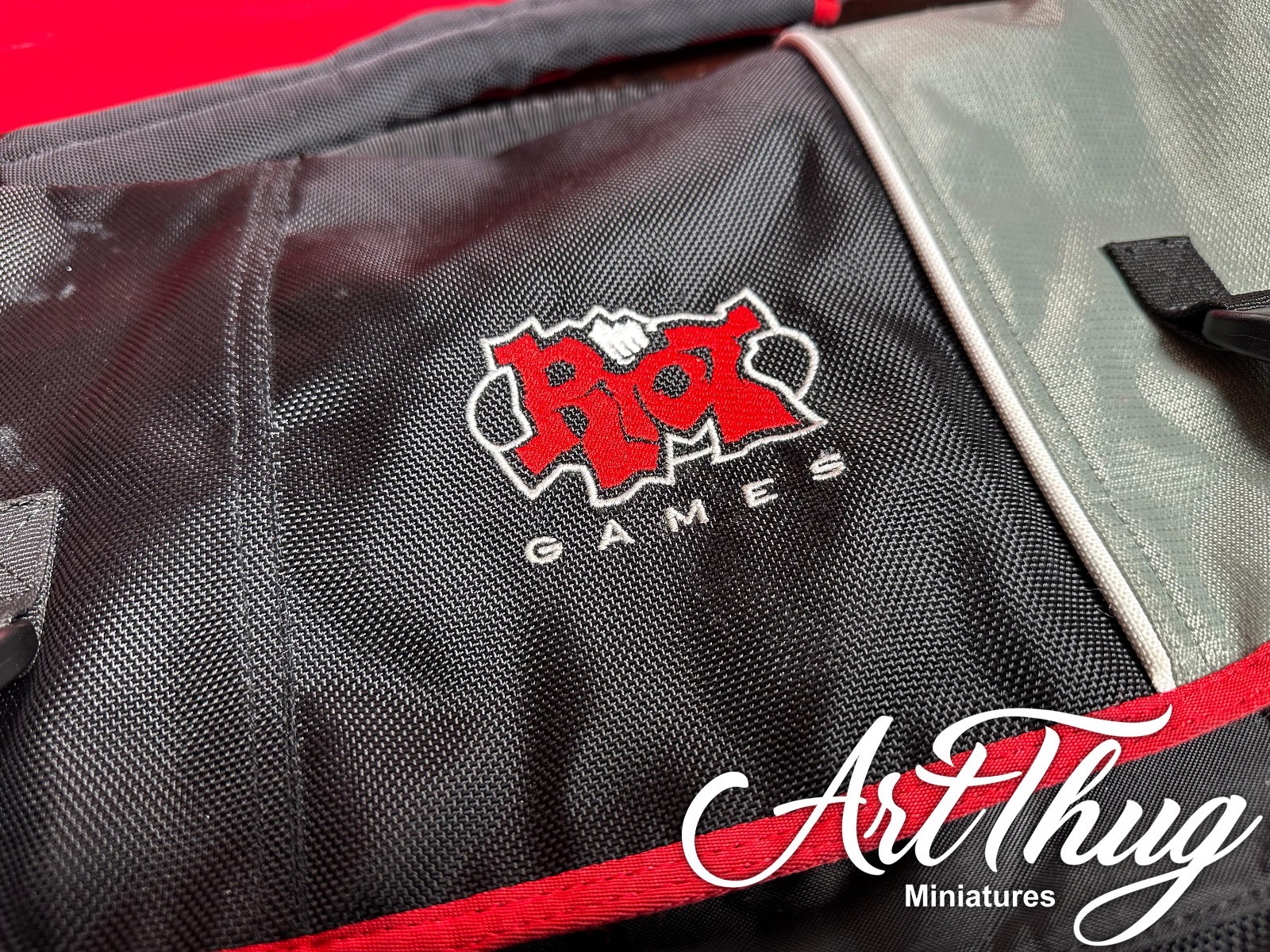 Riot Games (Original Logo) Messenger Bag – League of Legends