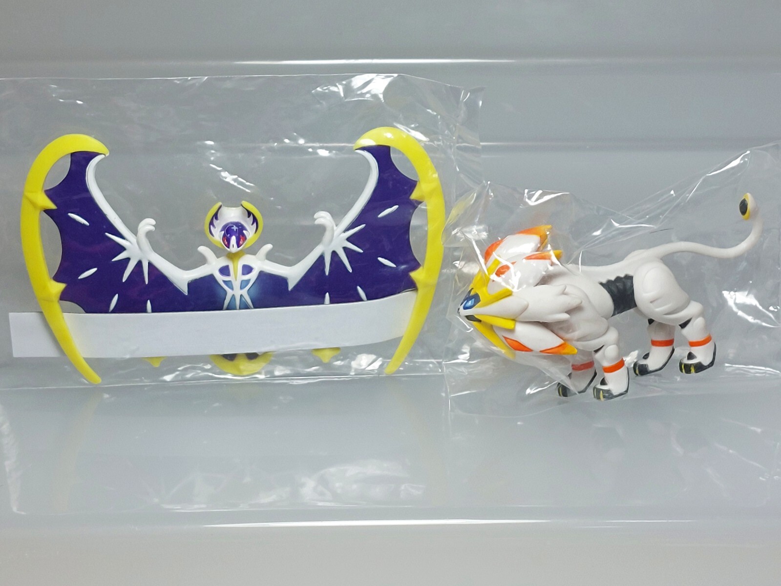 Pokemon Center Japan 2016 Preorder Bonus Lunala Solgaleo Figure 1.7-2.6in