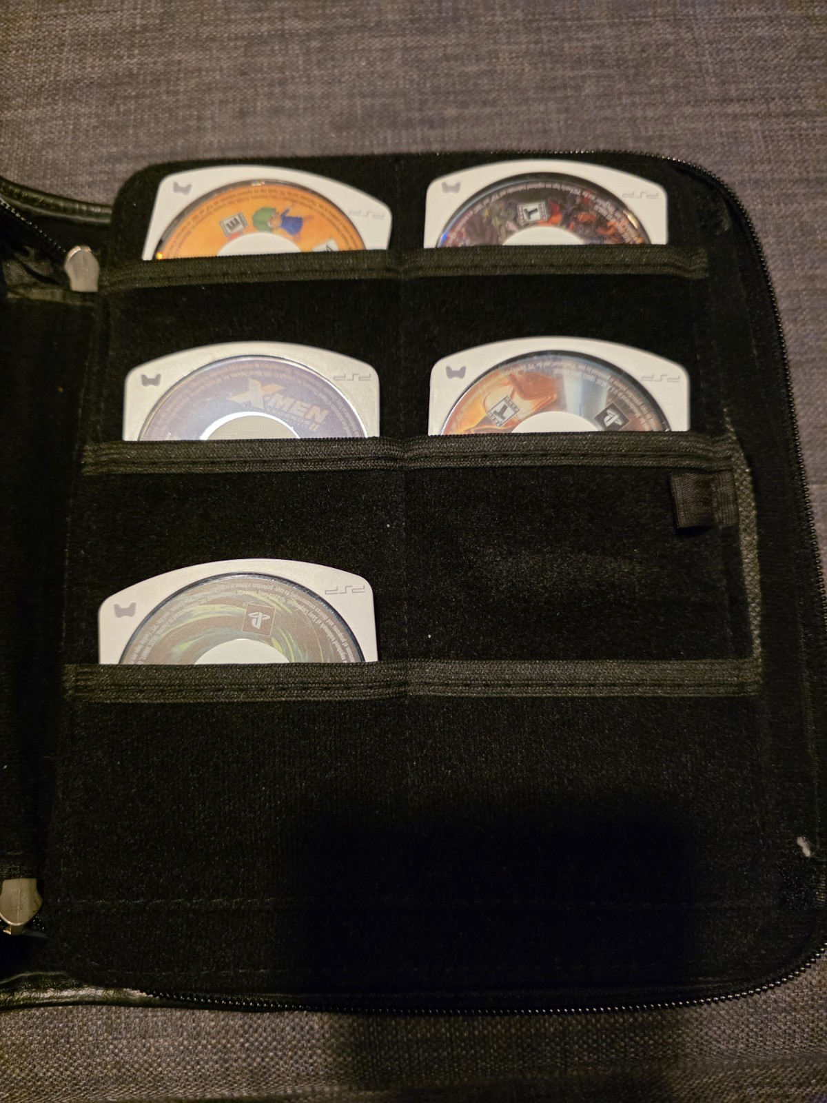 Sony PSP-1001 Black, Oem Charger, 5 Games – Darkstalkers, Xmen, Twisted Metal