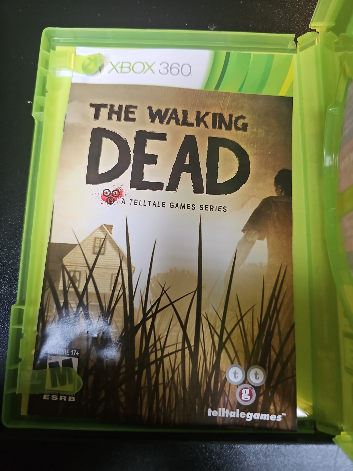 THE WALKING DEAD (XBOX 360) DISC + CVR ART + MANUAL – VERY GOOD