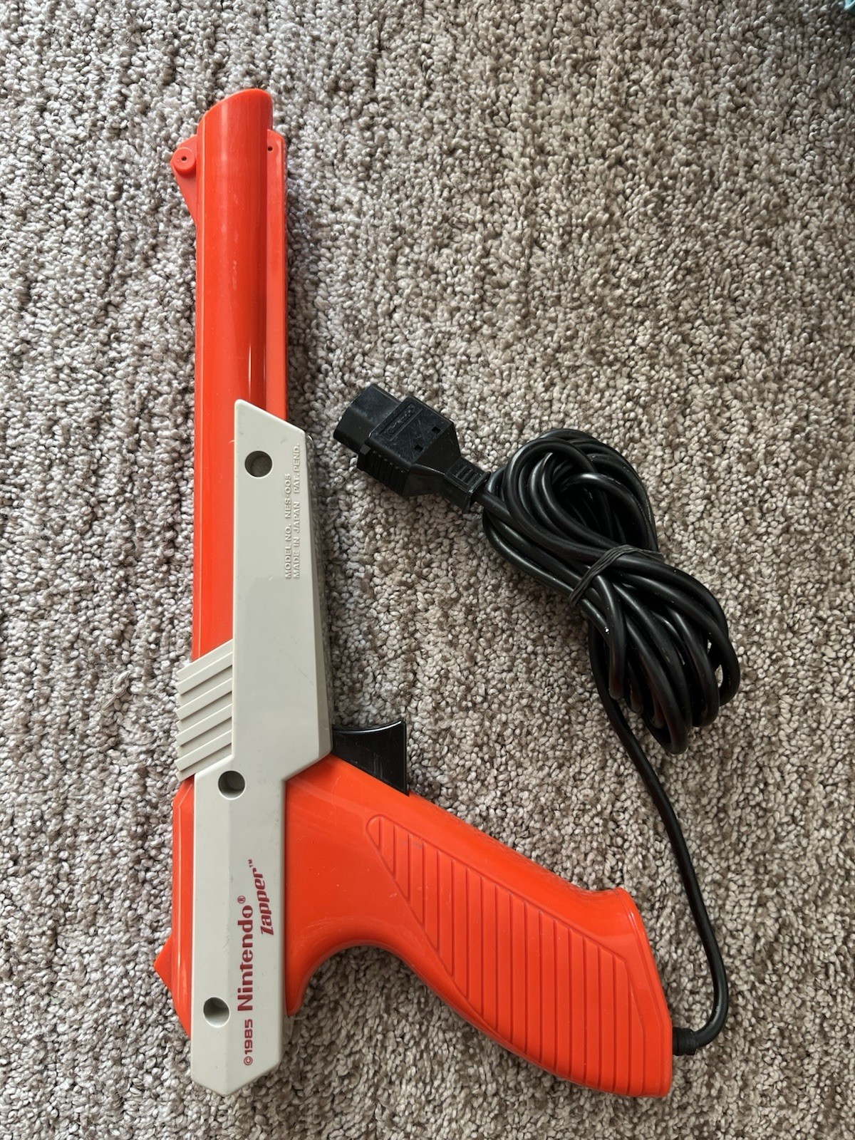 Nintendo NES Zapper Light Gun Controller Orange Tested Works Well