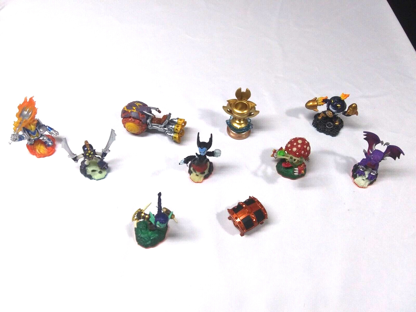 Skylanders Mixed Figure Lot W/Burn Cycle ++ Total Lot Of 10