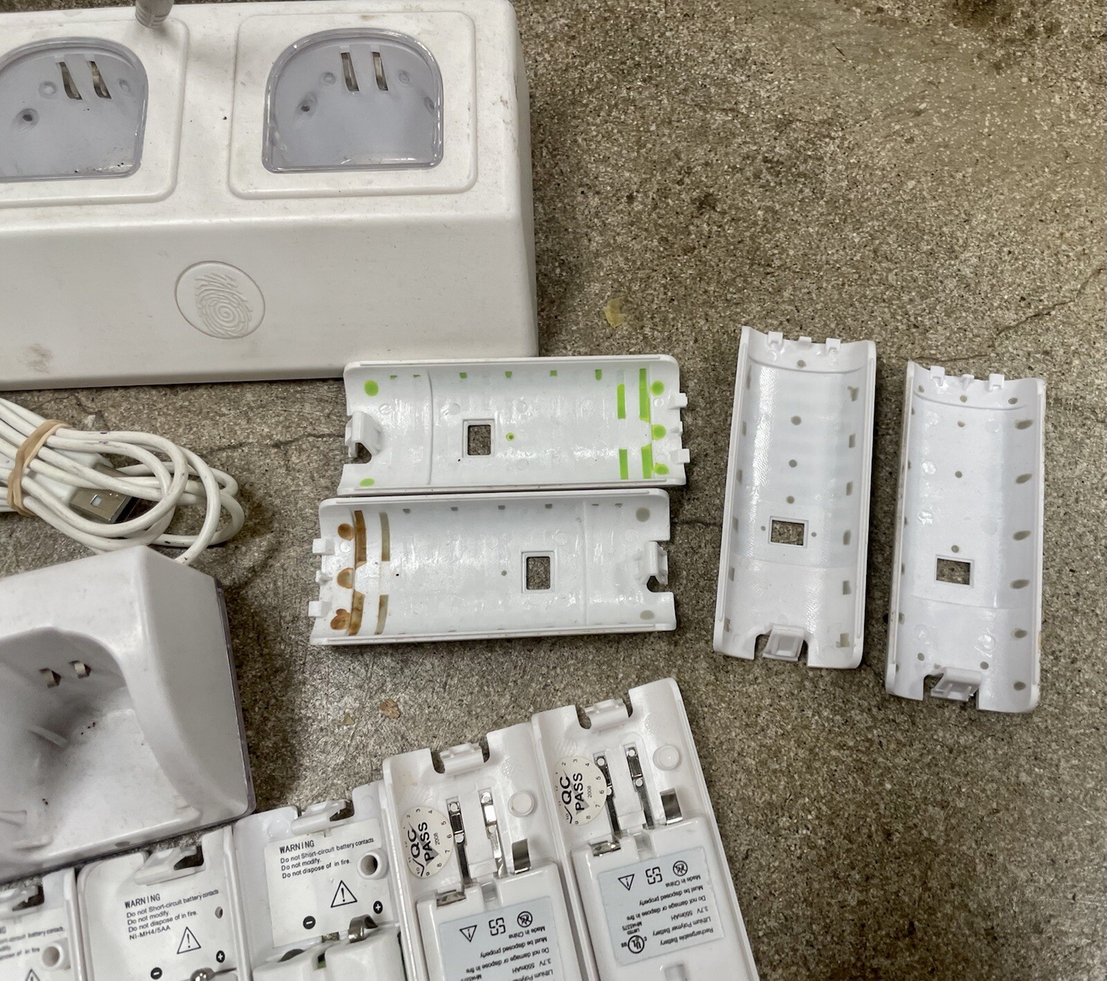 3rd Party Controller Charger Lot: PS4, Xbox 360, Wii & More