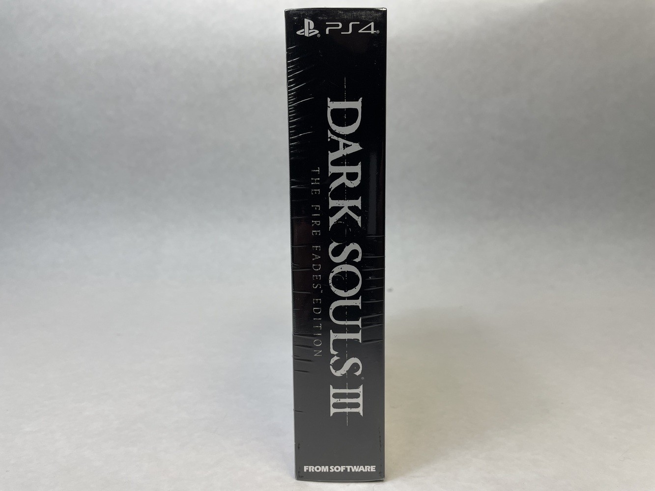 Dark Souls III: The Fire Fades Edition – Limited Edition Japan PS4 Bundle