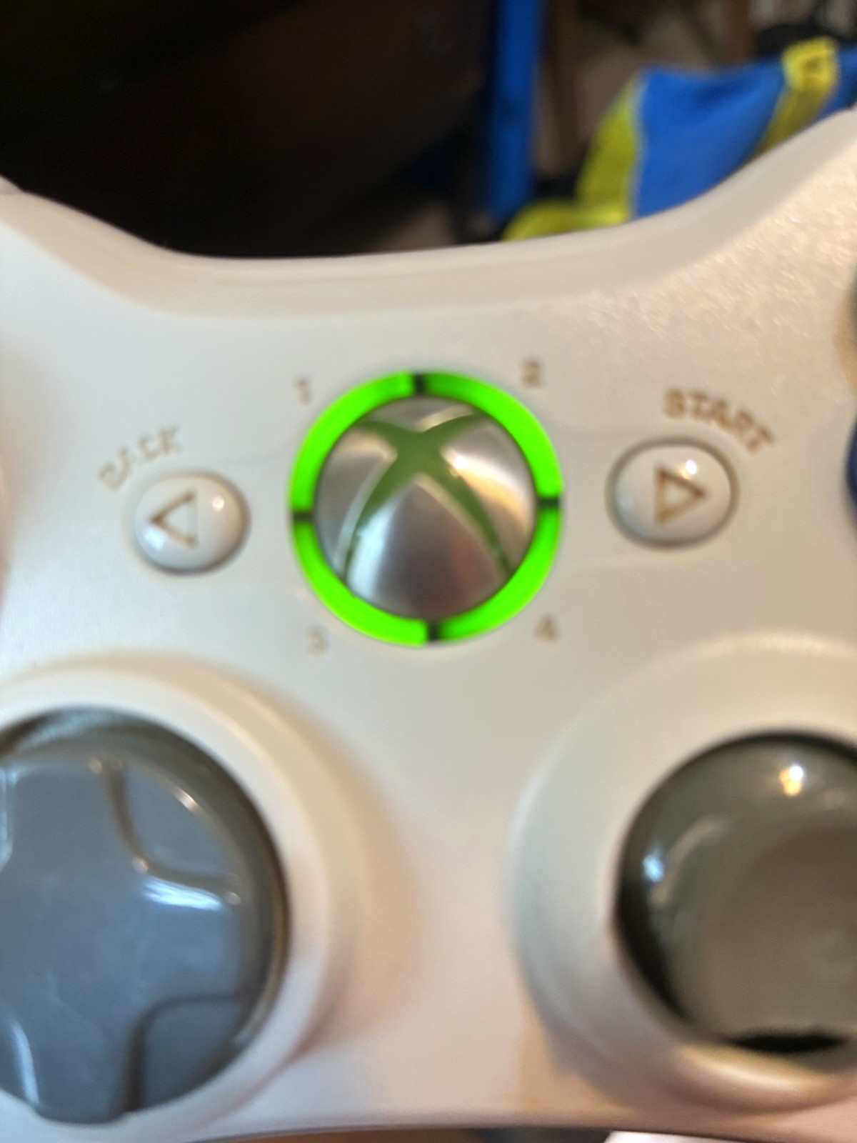 Microsoft Xbox 360 Wireless Controllers White, Lot of 3 Lights Up Untested Parts