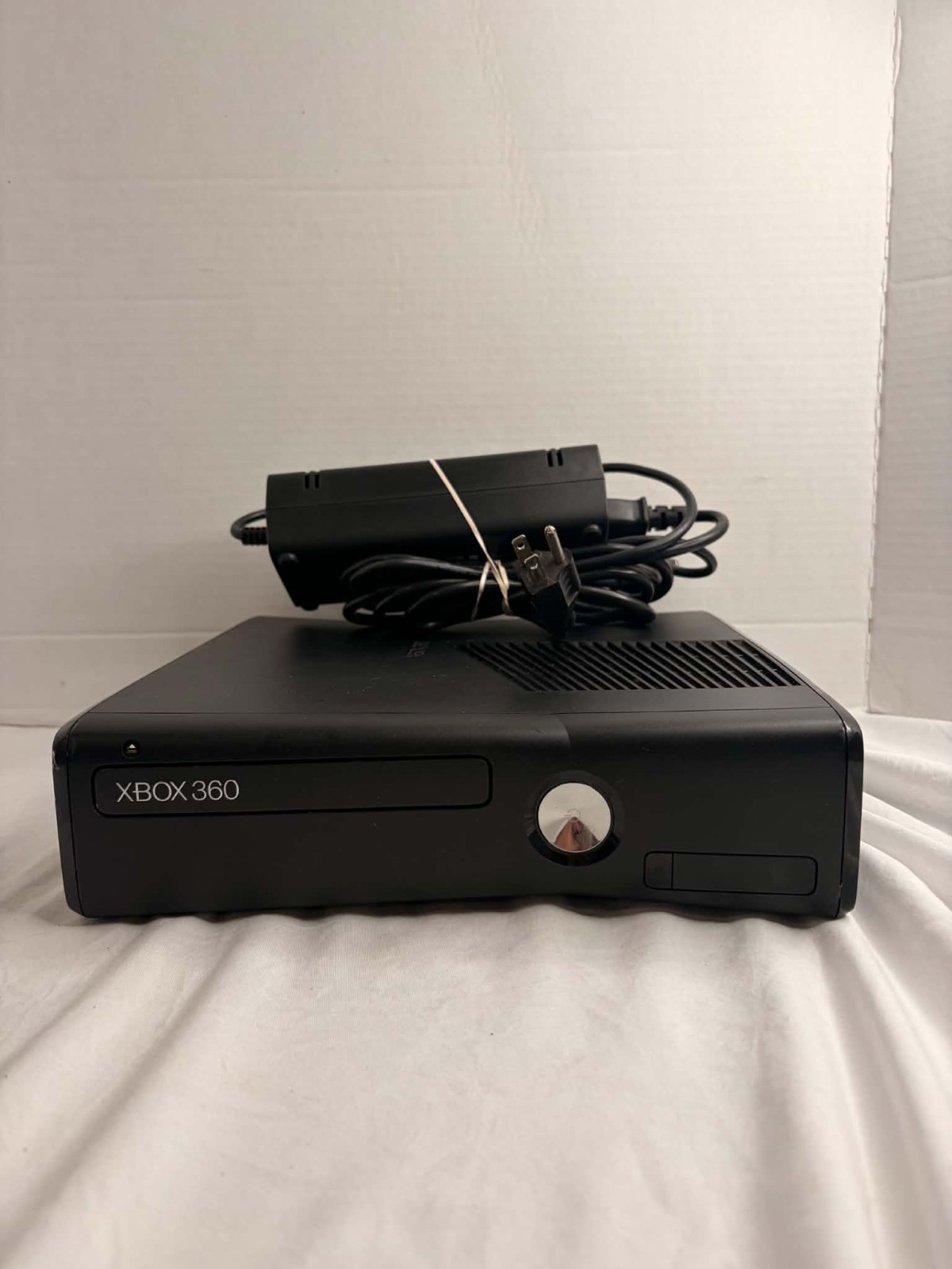 Microsoft Xbox 360 S 250GB Console Gaming System Black 1439