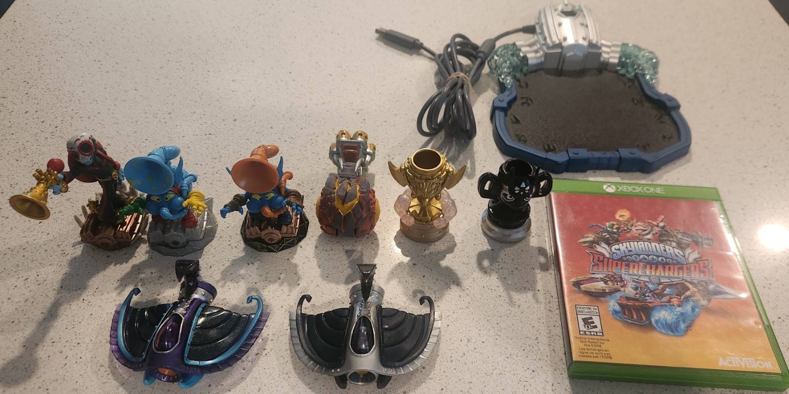 Skylanders Superchargers Xbox One Game W/ Portal & 8 Play Pieces