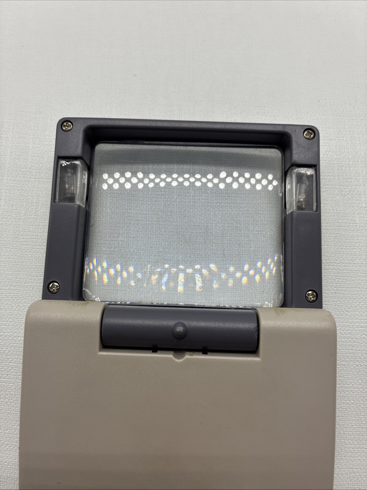 Mad Catz Nintendo Gameboy Screen Light And Magnifier Attachment 1 light out