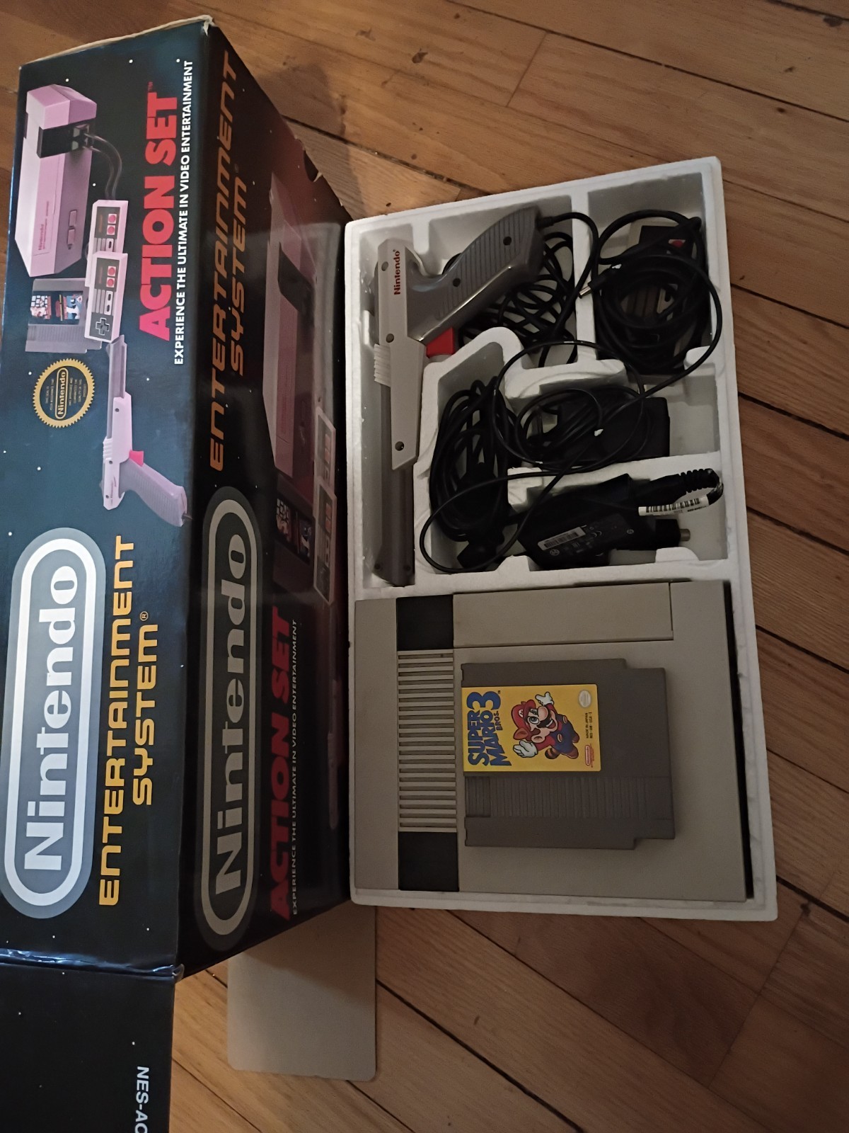 Original Nintendo Entertainment Center Action Set With Include Super Mario 3