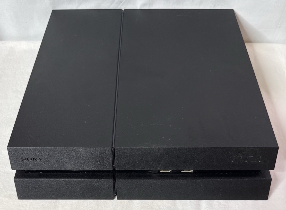 Sony PlayStation 4 Slim CUH-1215A 500GB Console With Controller & Cables