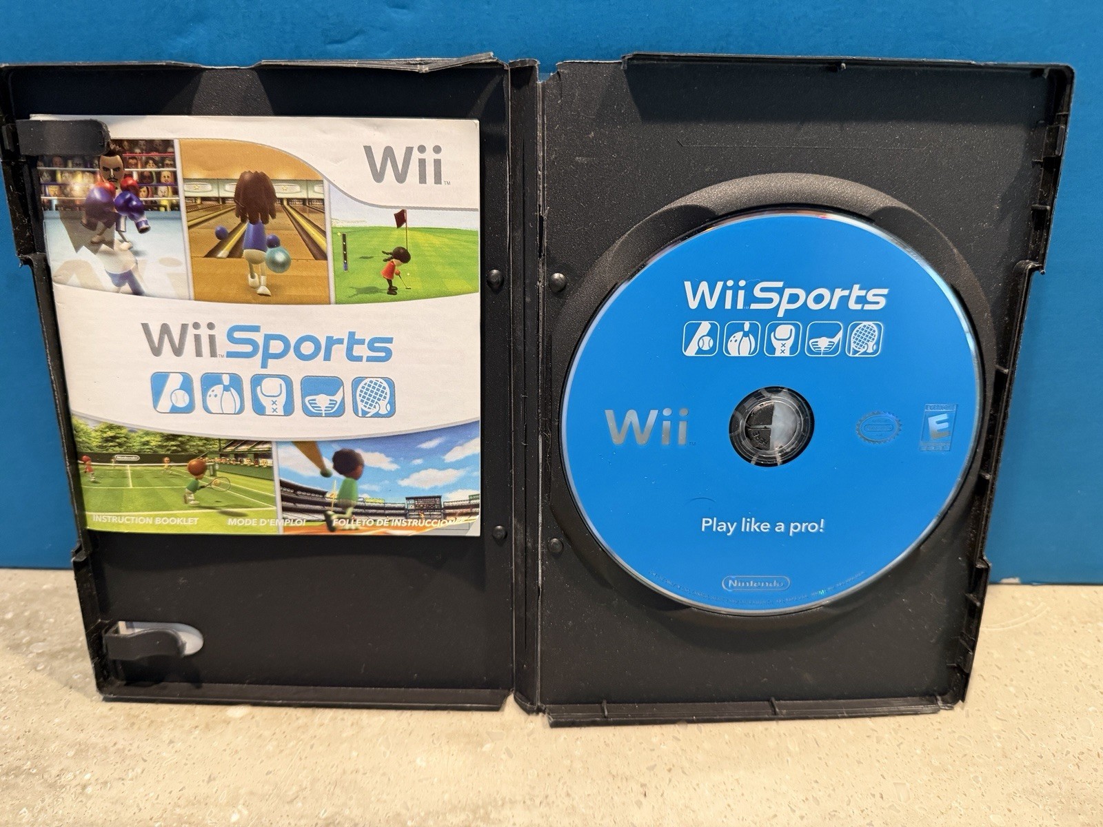 Original Nintendo Wii Bundle- Consol, Wii Sports, Game Party 2, And Controllers.