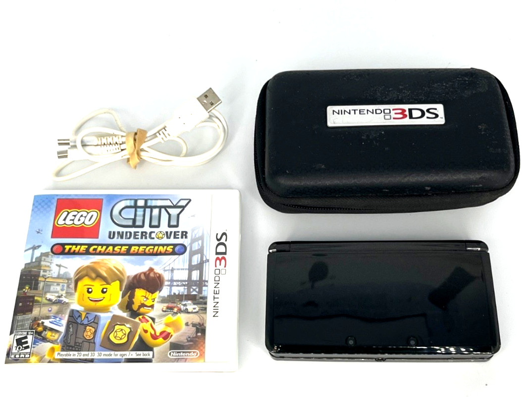 Nintendo 3DS Black Handheld Console 3D CTR-001 with Game and Case