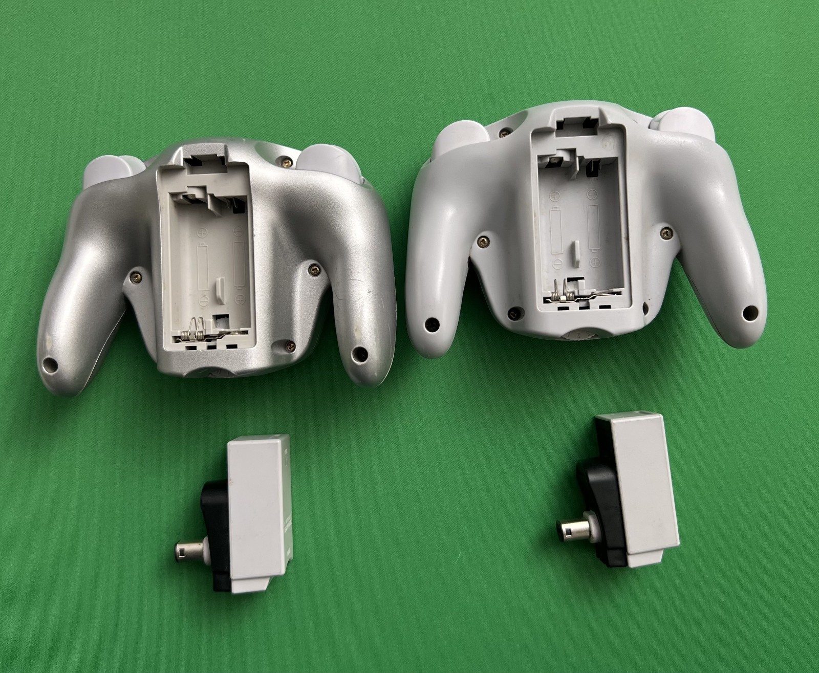 x2 Tested GameCube Wavebird Wireless Controllers + Receivers No Battery Covers