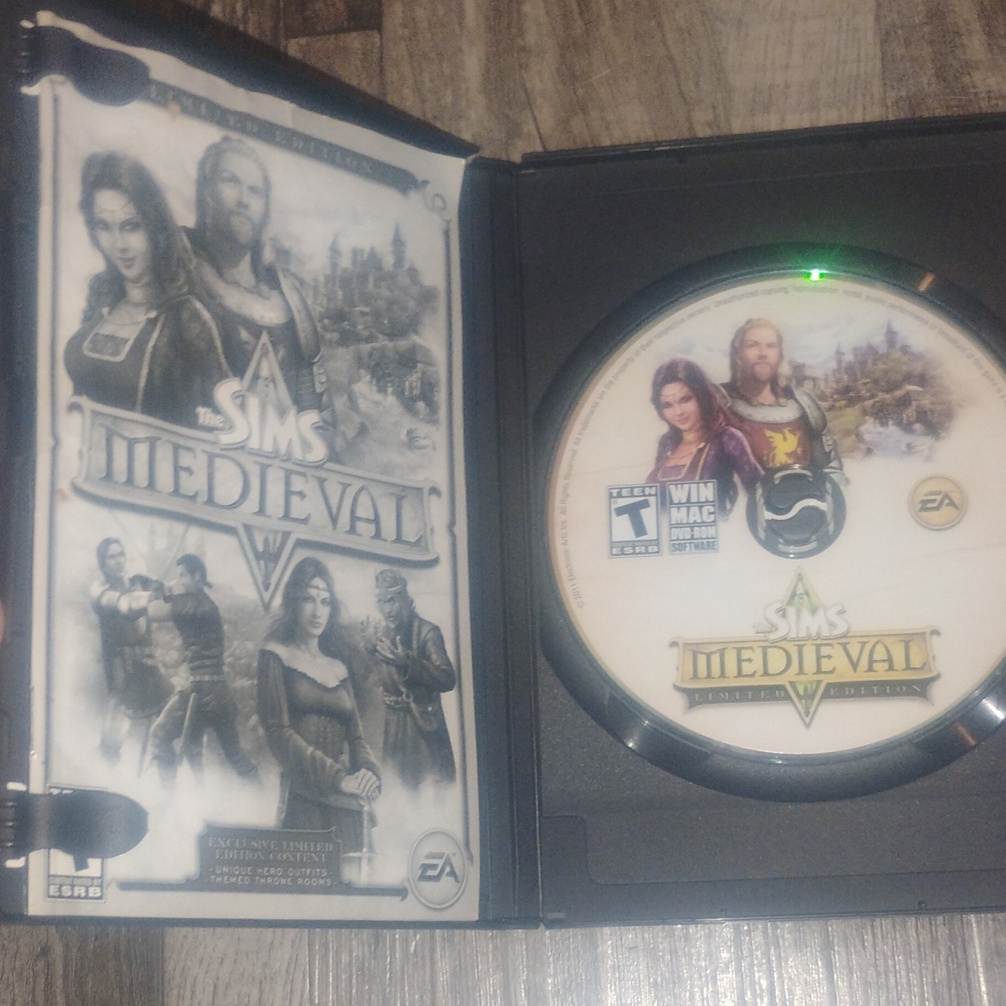 Electronic Arts The Sims Medieval Limited Edition PC/Mac Manual Simulation 2011