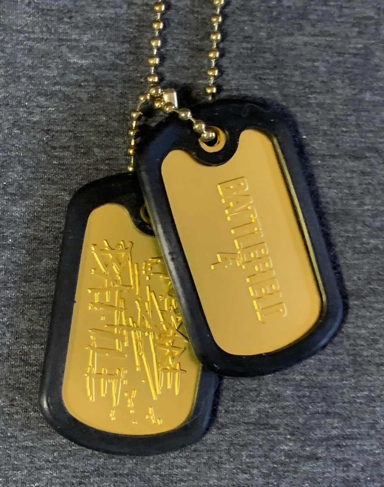 NEW RARE Battlefield 4 Prepare 4 Battle Dog Tag Necklace Set of 2 Gold & Silver