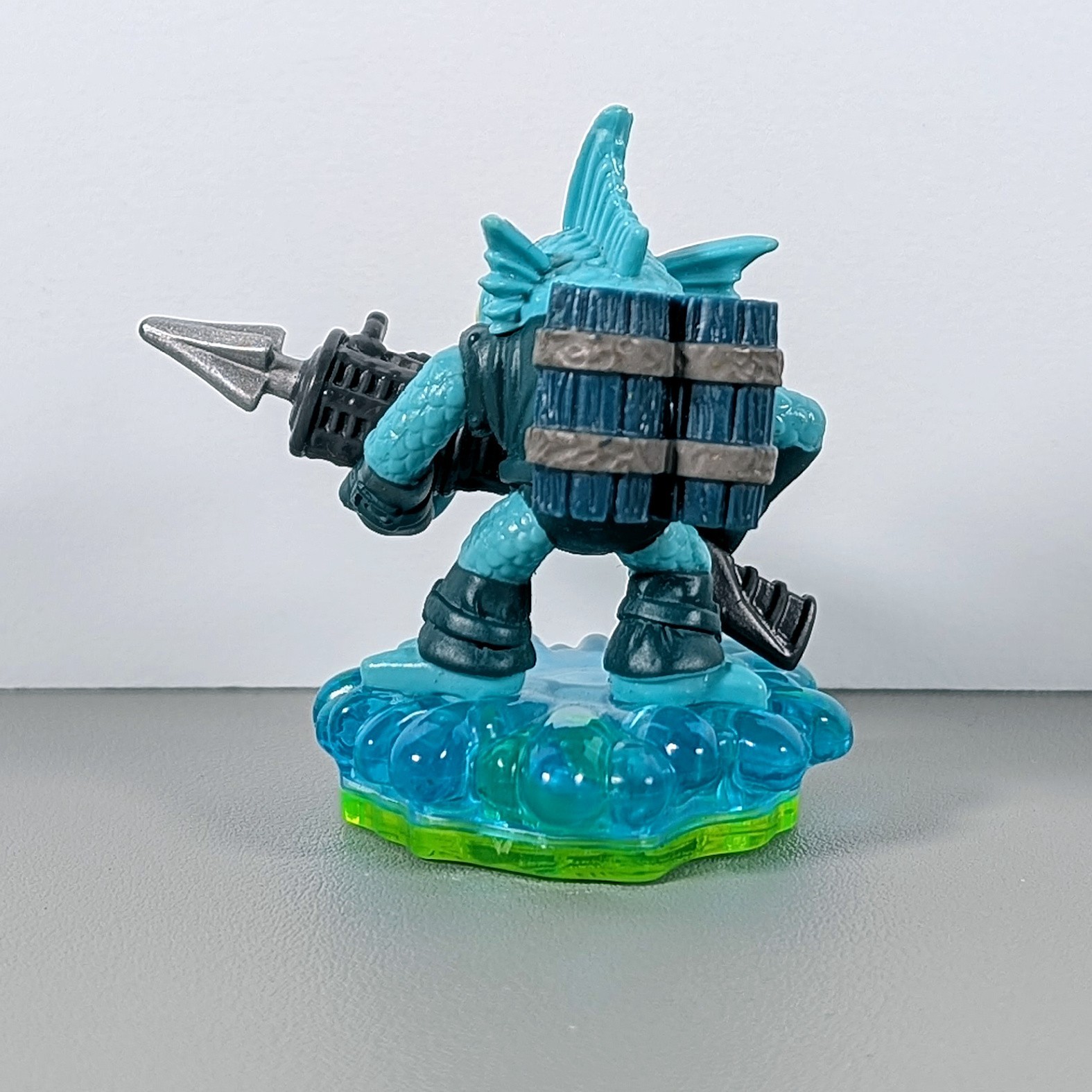 Skylanders Spyro’s Adventure Figure – Gill Grunt (Green Base)