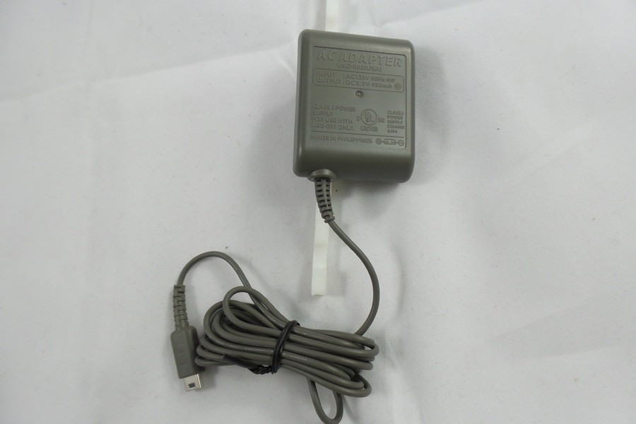 Nintendo Game Boy Advance SP AC-Adapter – 5.2v 450mA – NTR-002 USA/JPN (USG-002)