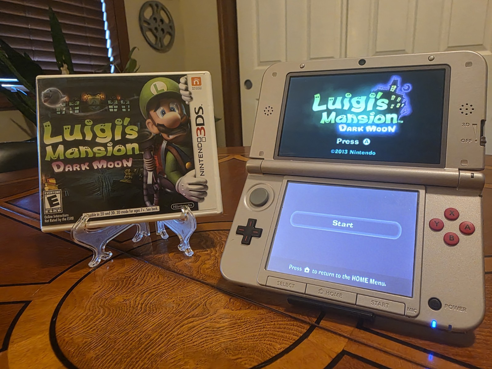 Luigi’s Mansion 2 Dark Moon Nintendo 3DS Game Complete In Box