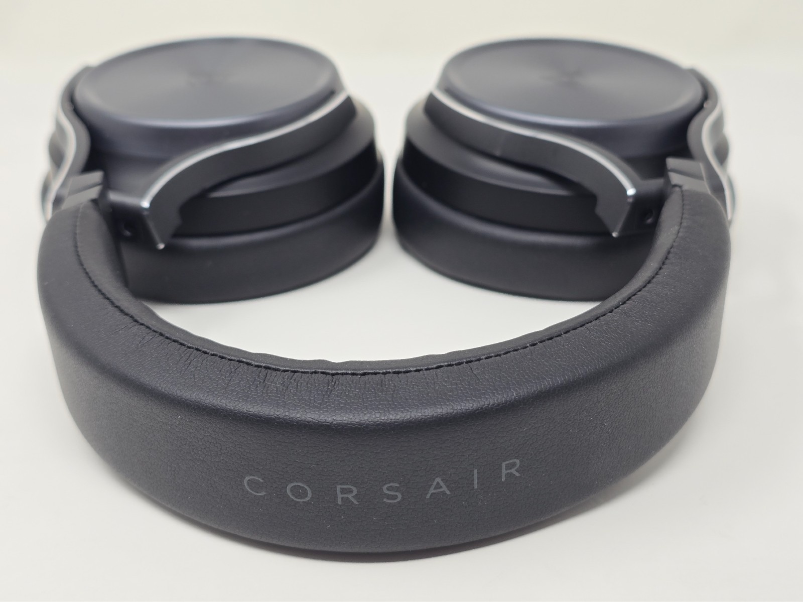 Corsair Virtuoso RGB Wireless XT Gaming Headset Microphone Dual Wireless