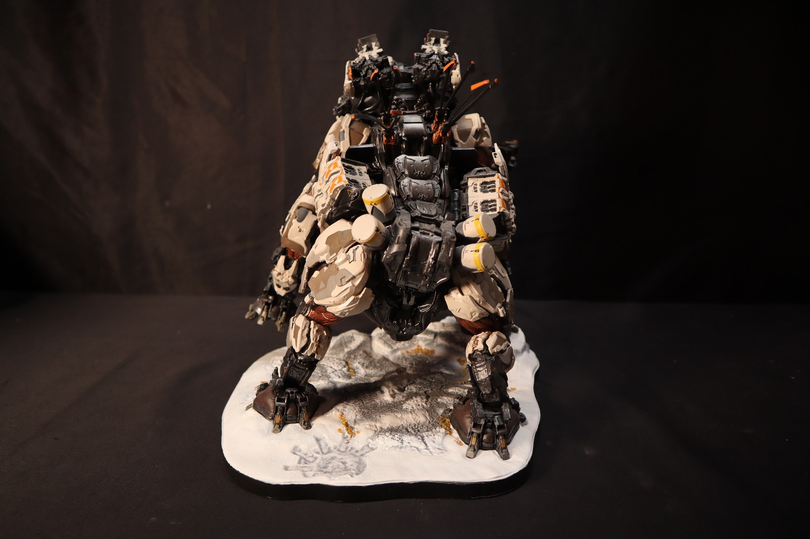 Horizon Forbidden West Regalla Edition Aloy And Tremortusk Statues W/ Artbook