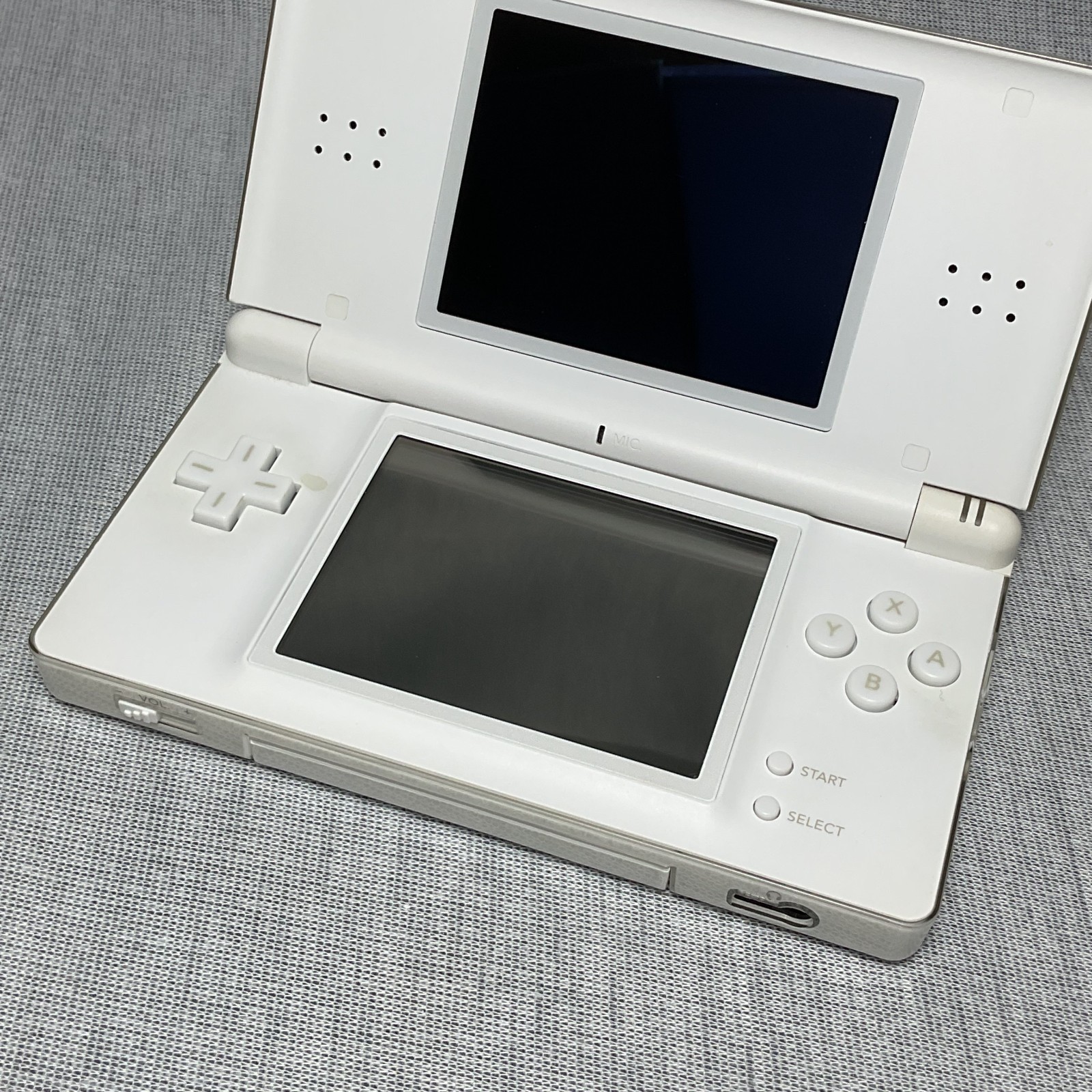 Nintendo DS Lite Console – Polar White